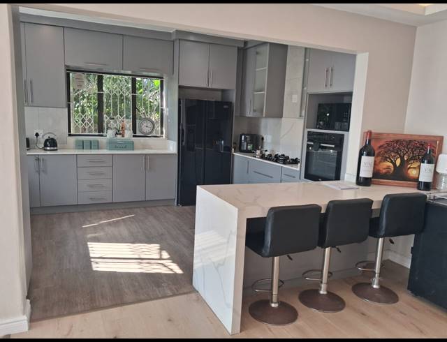3 BEDROOM HOUSE FOR SALE IN BLUFF